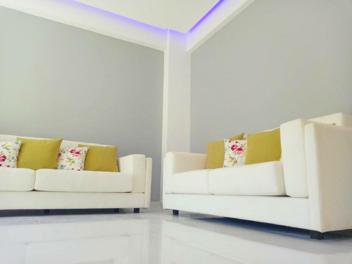 Luxury Apartment Next To The Sea Beach アテネ エクステリア 写真